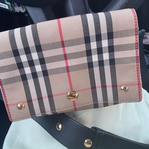 Cross body Burberry hand bag